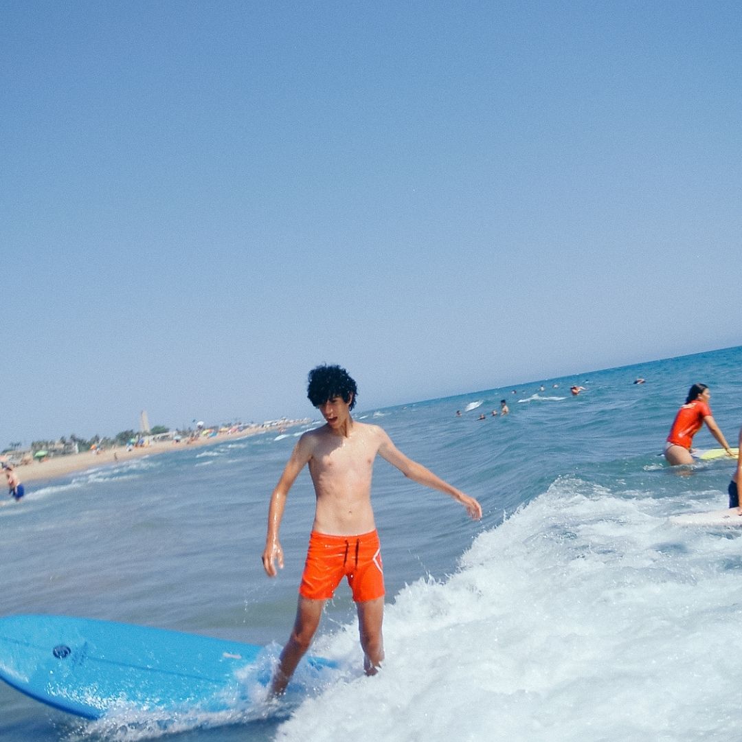 Cursos d'Estiu Surf i SurfSkate a Barcelona