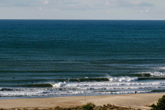 lineup de olas en barcelona